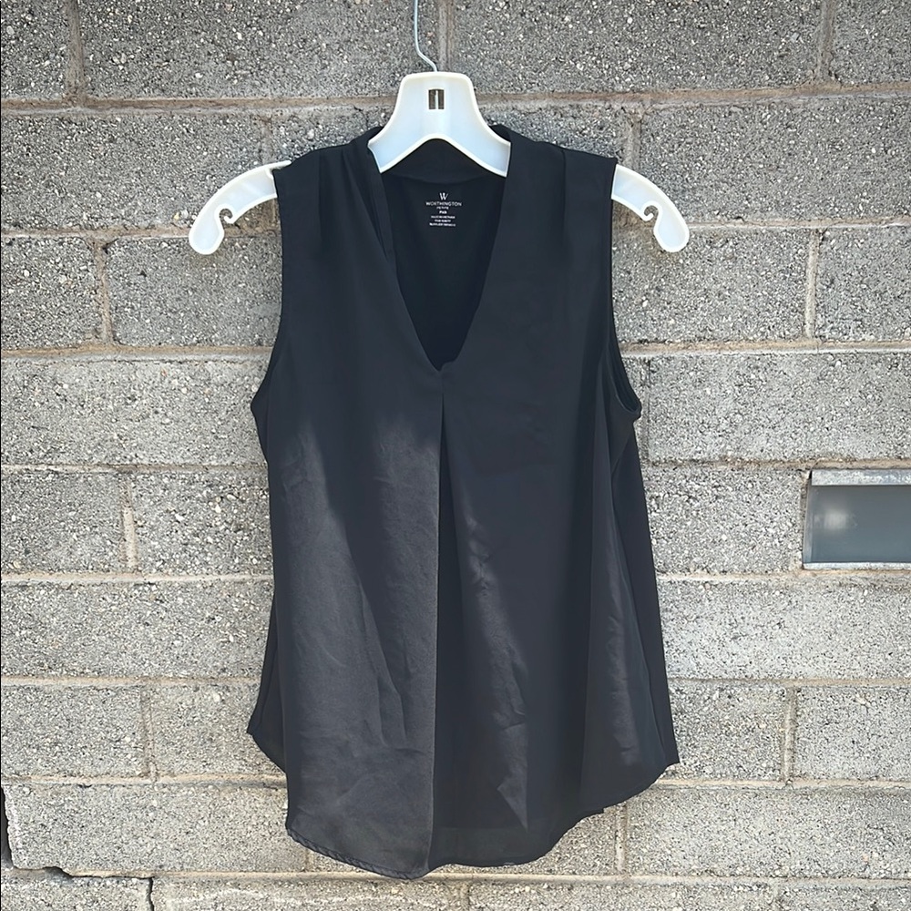 Worthington Black Sleeveless Fitted Blouse Top
